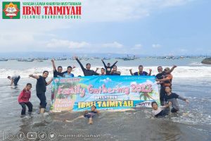 Read more about the article Rihlah Keluarga Besar Pesantren Ibnu Taimiyah 2023