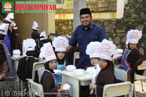 Read more about the article Cooking Class Madrasah Ibtidaiyah Pesantren Ibnu Taimiyah Putri